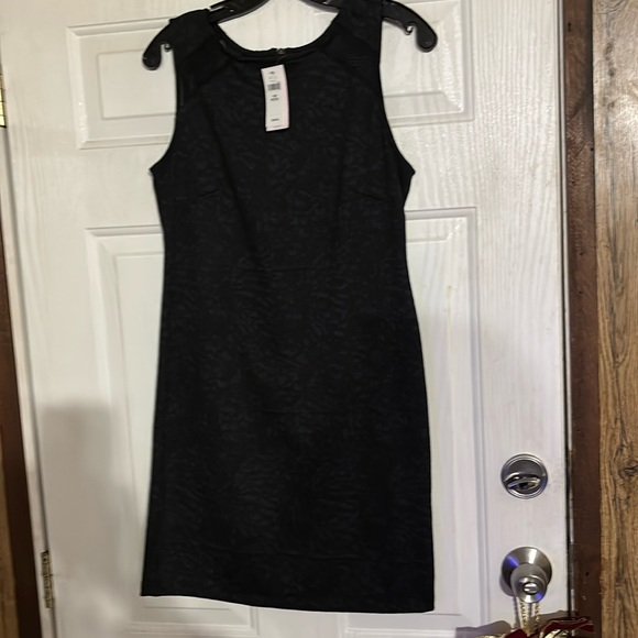 Banana Republic Dresses & Skirts - NWT Banana Republic size 10 petite Black Dress
